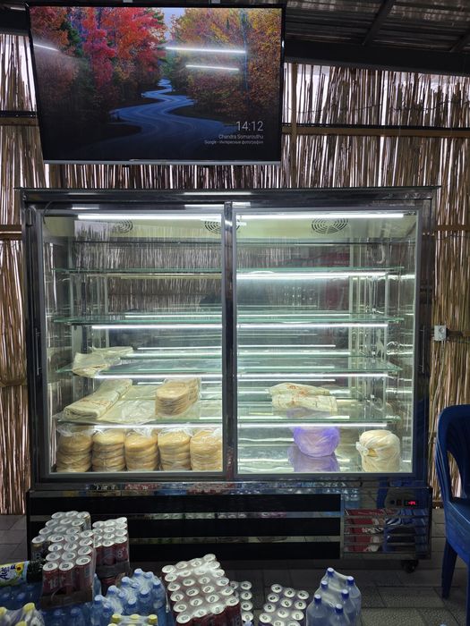 Vitrina , xolodilnik