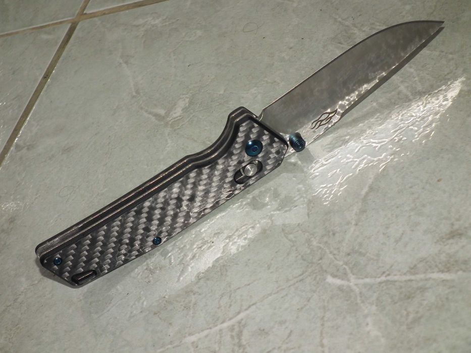 Briceag cutit Ganzo F 7601-CF nou, cutie, Carbon Fiber 440 C axis lock