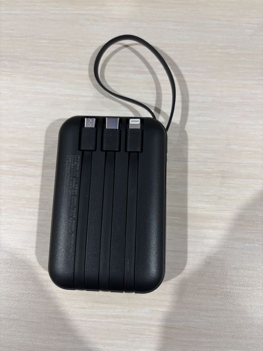 продам пауербанк новый