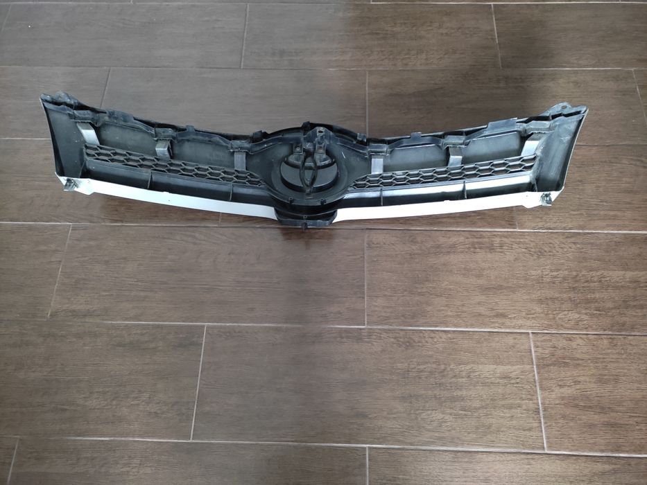 Grila fata Toyota Corola Verso