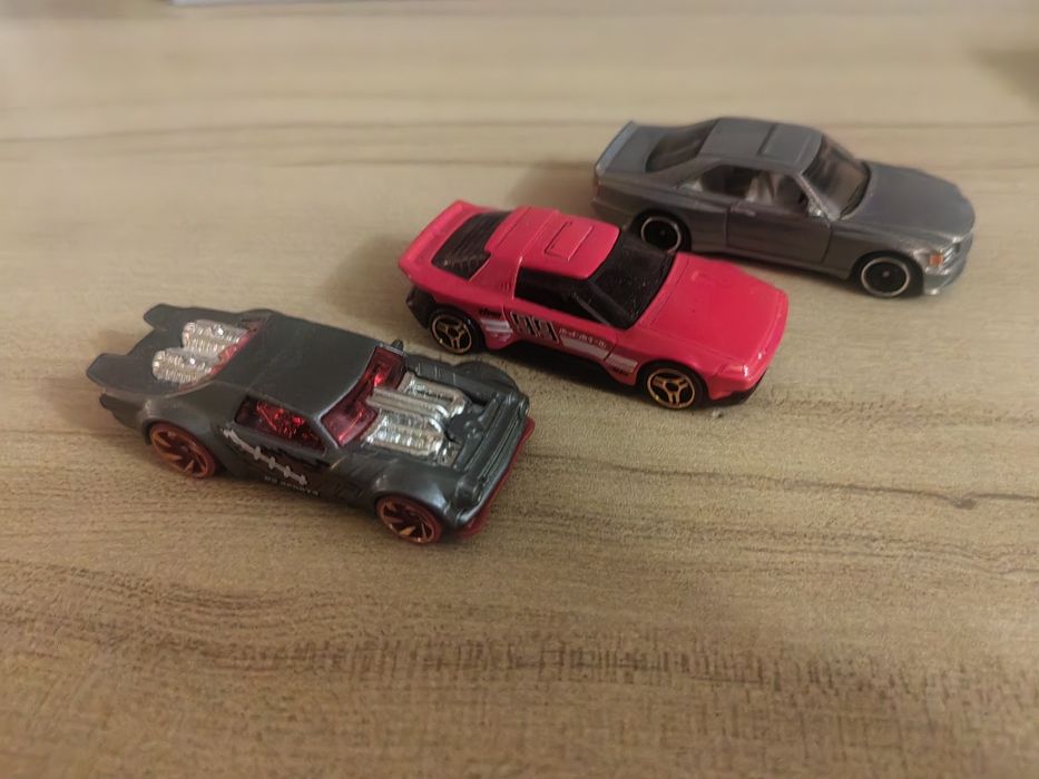 Продаю машинки Hot wheels