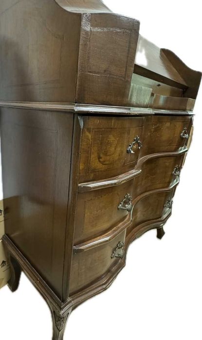 Старо писалище с интарзии