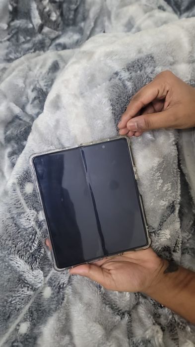 Samsung Galaxy Z Fold 4 – Qora rang – Tirnalishsiz