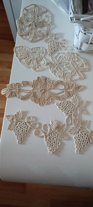 Vand mileuri de macrame de diferite marimi.