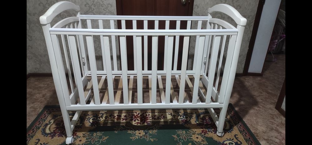 Срочно  Продам манеж кровать