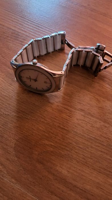 Часы швейцарские