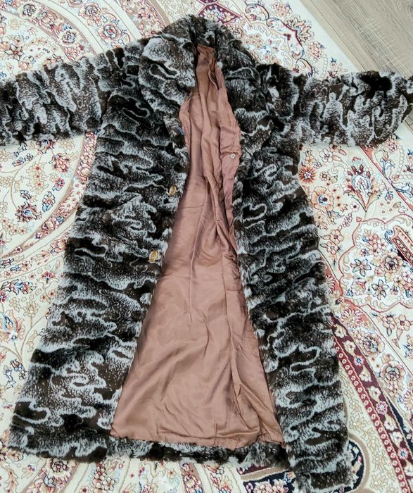 Продаётся теплая зимняя шуба