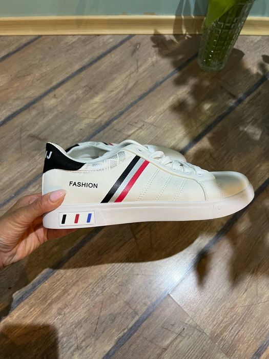 Мъжки бели кецове