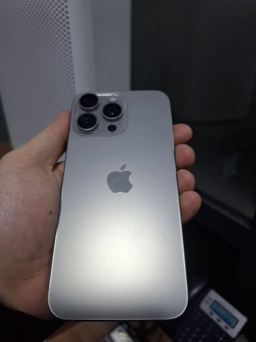 Продаю 15 pro max  84% e-sim