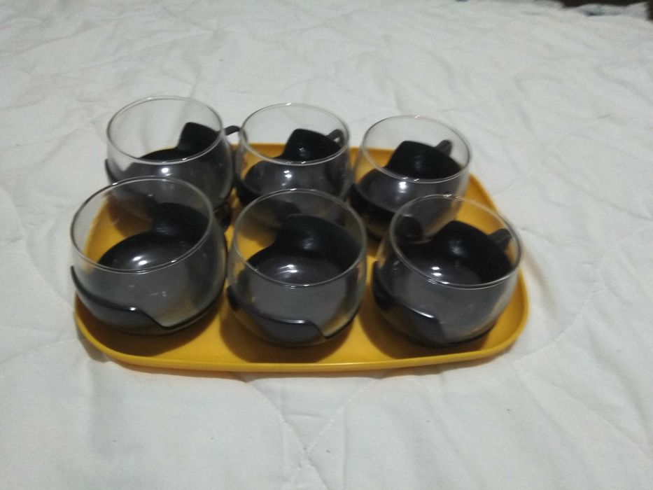 Продавам нови КЕРАМИЧНИ СЕРВИЗИ от соца за вино, ракия