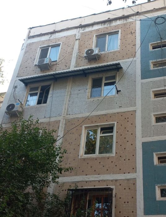 Установка  козырьков и бельевые.ролики .