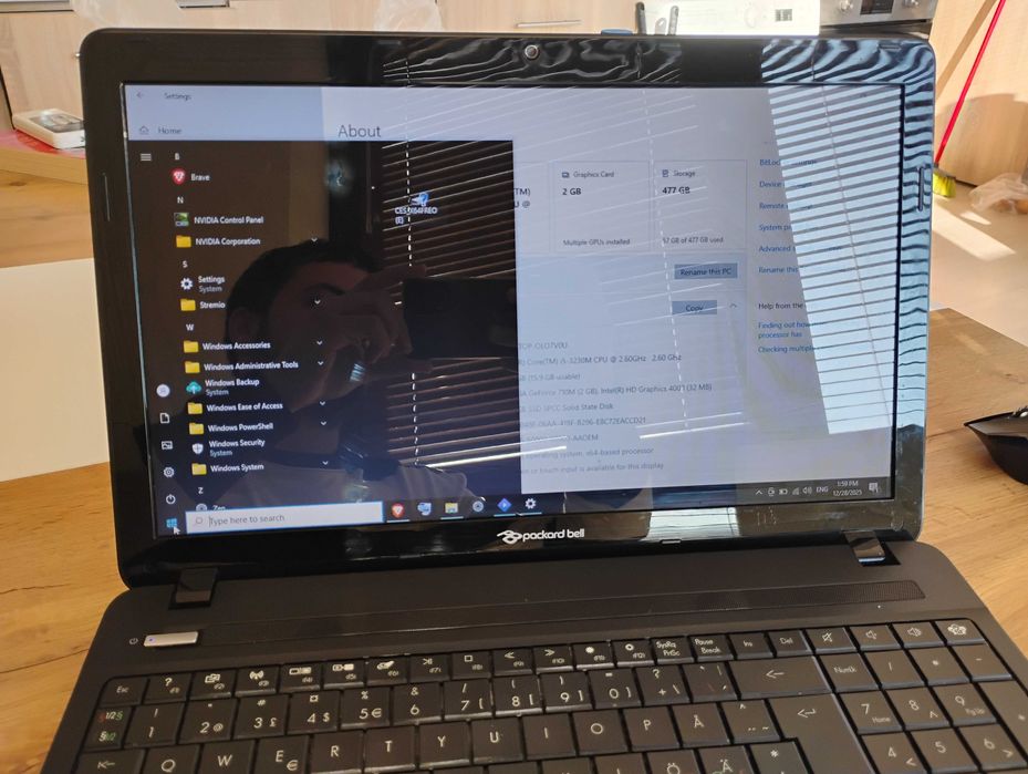 Лаптоп с intel i5, 256GB SSD, 8GB RAM