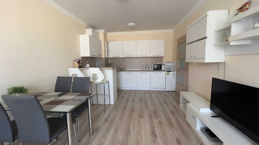 Дава се под наем Двустаен апартамент в Варна, Аспарухово - 65 кв.м за 750 € - Снимка #1