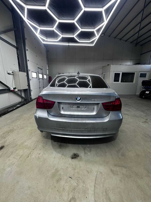 Dezmembrez BMW Seria 3 E90