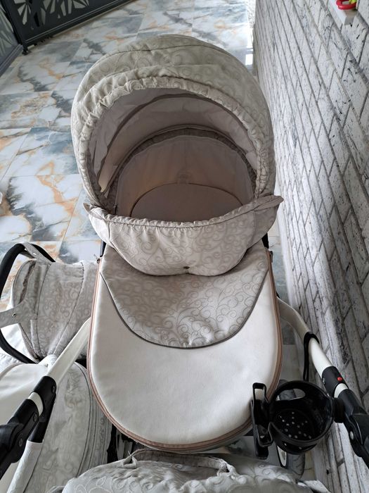 Продавам количка 3 в 1