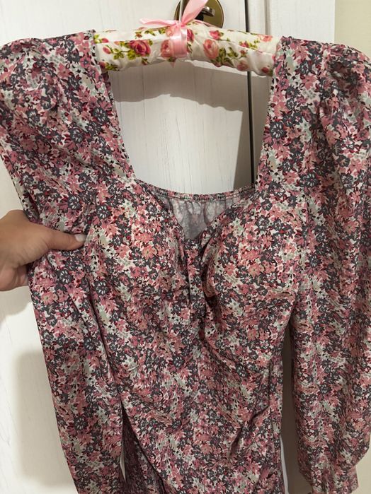 Кокетна рокля15€