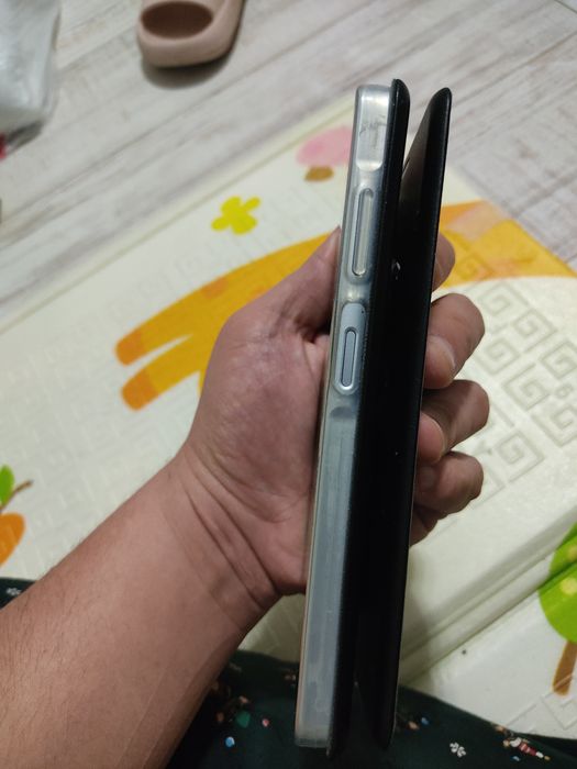 Самсунг А06 64гб почти новый