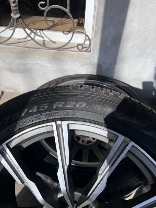 Bmw X7 шины в отличном состоянии (срочно)