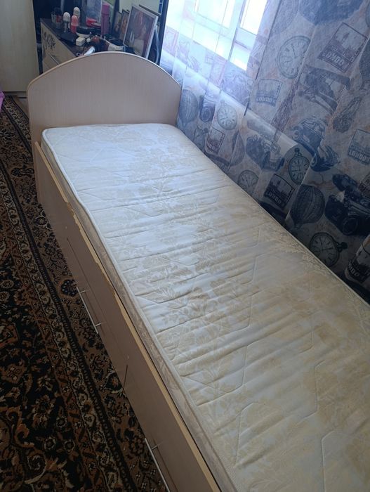 Продам кровать 1,5