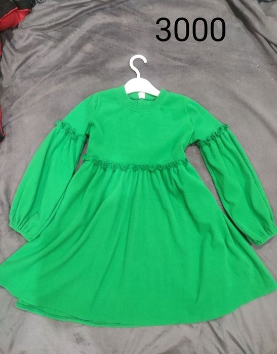 Продам платья на девочку