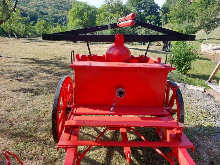 Pompa de stins incendii rustica-obiect de decor/ colectie