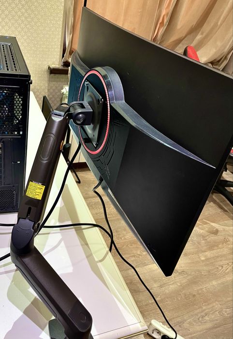 Монитор 165гц 27дм с кронштейном
