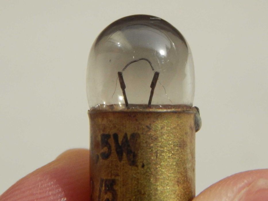 Bec mic cu filament 12 Volti 1.5 Watti bord auto