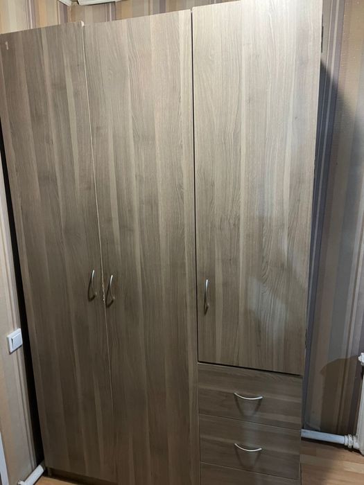 Продам шкаф платиновый