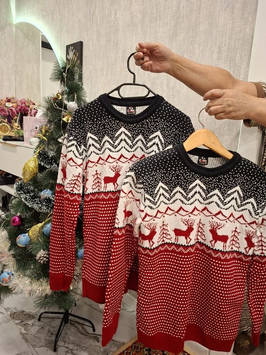 Новогодние джемпер с символикой