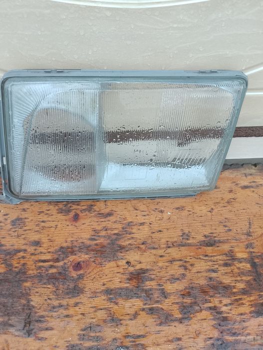 Стекло фары Мерседес W124