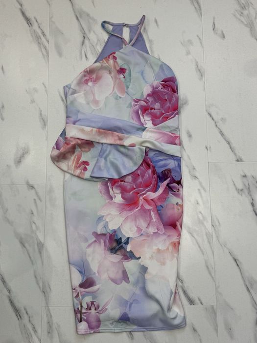 Нова рокля Lipsy London