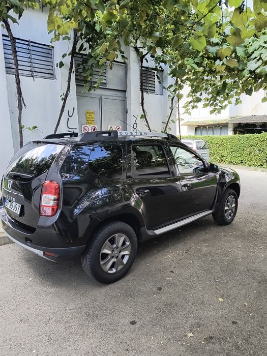 Vând Dacia Duster