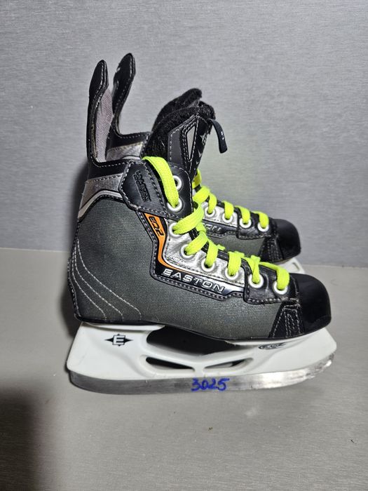 Patine 3025 hochei hockey Easton EQ 2   marime  33  ( 21,5   cm lungime interioara).