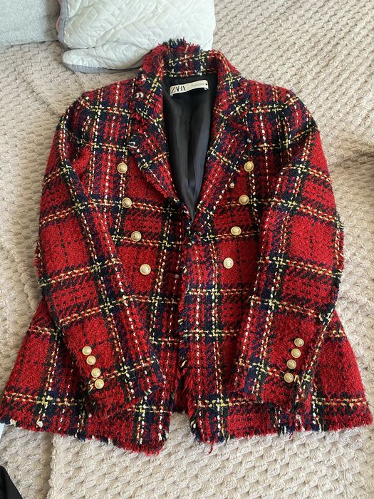 Красный твидовый пиджак