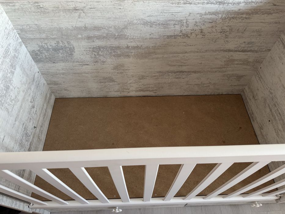 Детско трансформиращо легло, повивалник и обувки за прохождане