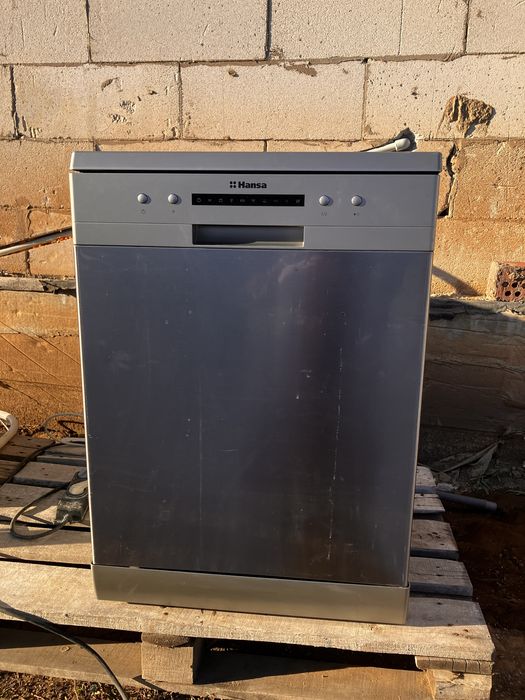 Продам посудомоечную машину