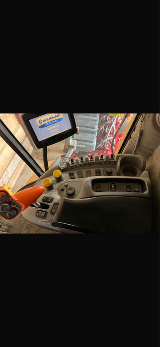 Combina new holland cr9080