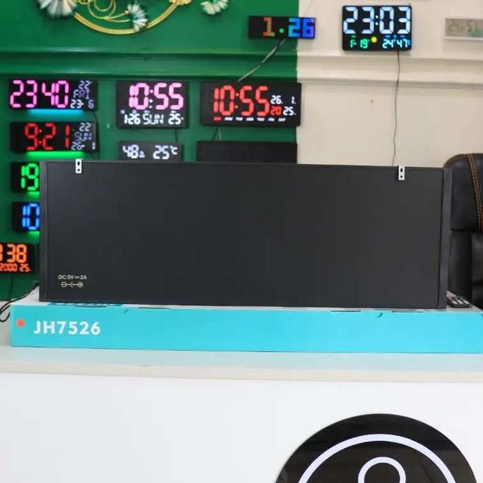 Большие электронные настенные часы с пультом 75×26