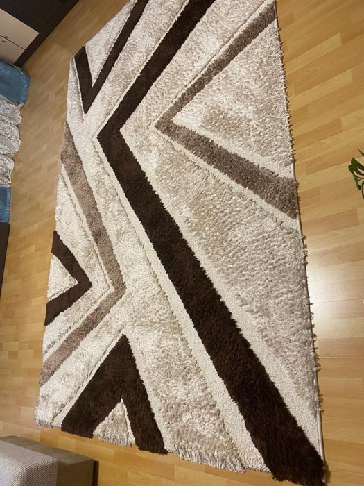 Продам ковер в отличном состоянии