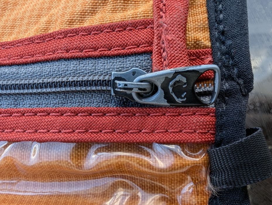 маркова туристическа мини чанта tatonka планински туризъм катерене