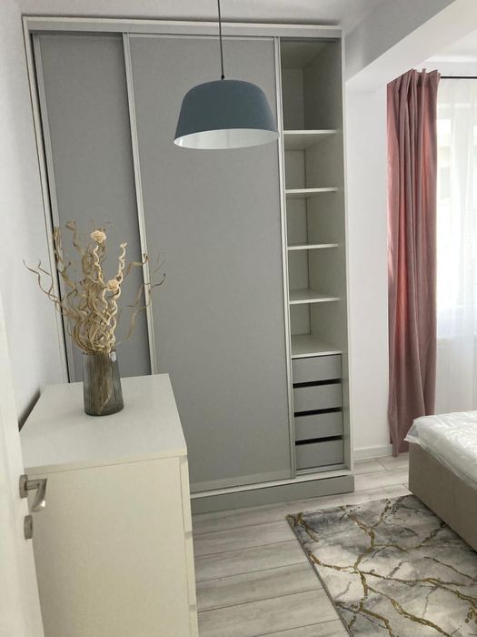 Inchiriez apartament cu 2 camere, Floresti