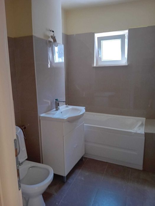 Inchiriez Apartament 3 camere, 85 m², 2 băi, 2 balcoane – Timișoara | 450 €/lună | Direct proprietar