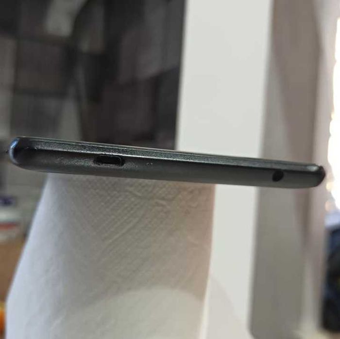 Продаю планшет Lenovo TB-7304F