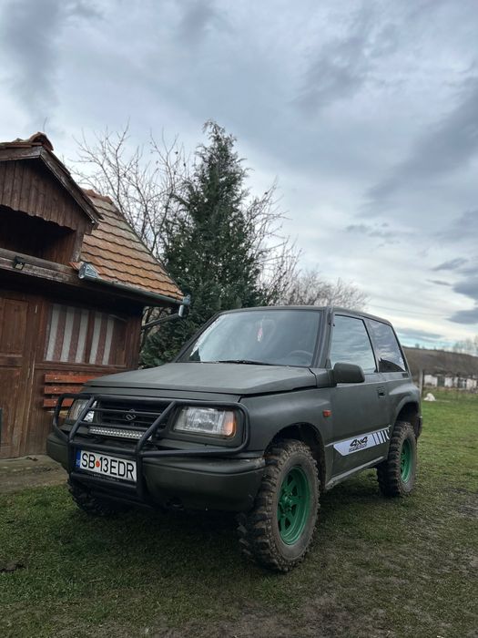 Vând Suzuki vitara