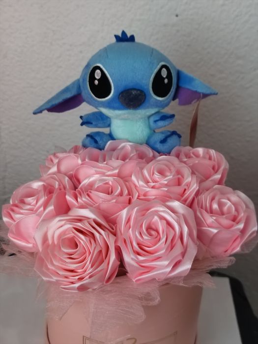 Аранжировки различни видове и великденски венец