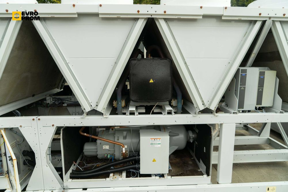 Чилър CARRIER 30XB  0041 890 kW | Тестван | С гаранция