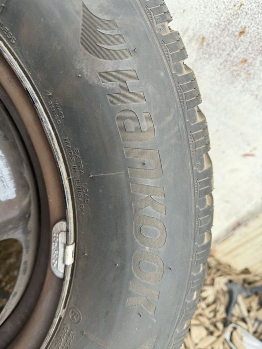 Зимни гуми  215 65 16Hankook