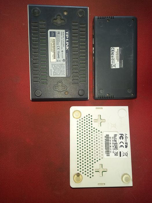 ЛОТ рутер  1-бр.  и суич  2-бр. /цената е за всичкозаедно/