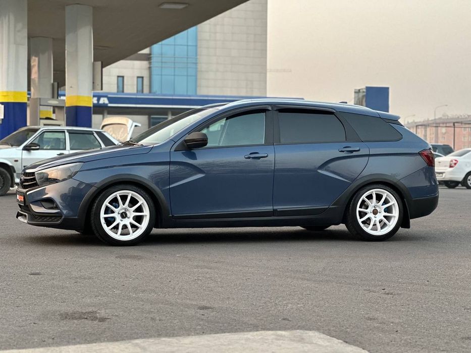 Лада Веста св кросс