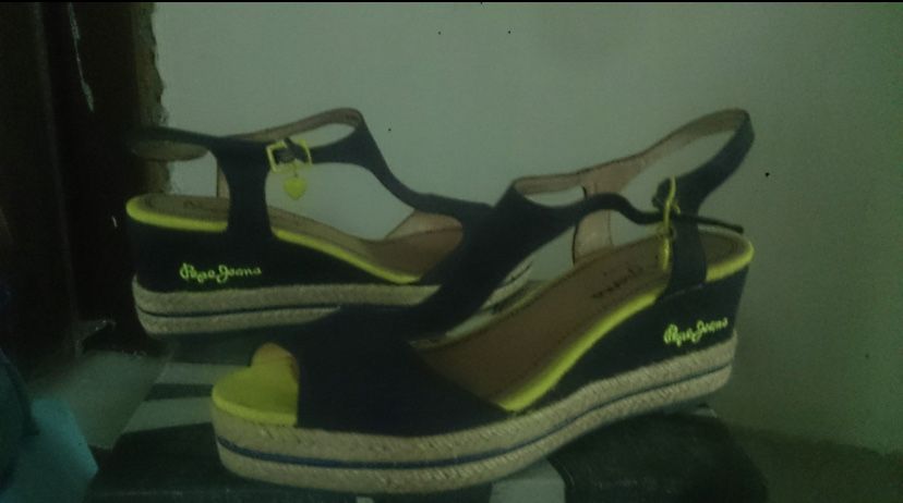 Сандали на платформа Pepe Jeans